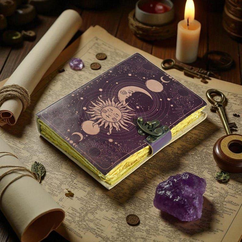 

Винтажный кожаный журнал «Солнце и луна» • Викканский декор, Книга теней, гримуар, журнал для мужчин и женщин, подарок «Солнце и луна». 7 x 5 in