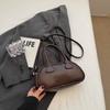 Retro high-end small square bag 2025 trendy autumn and winter handbag styling simple shoulder messenger bag
