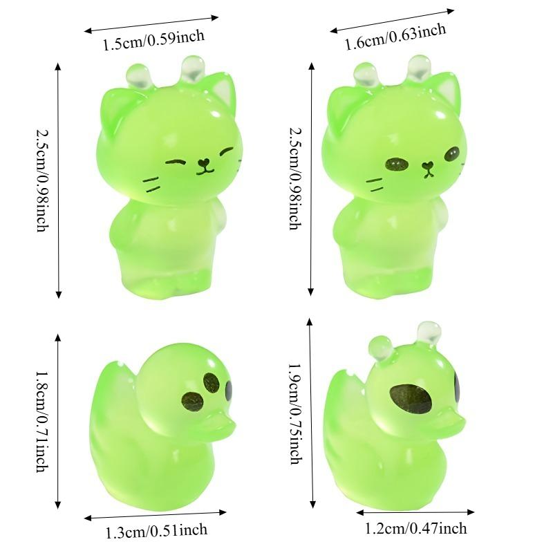 

4Pcs/Set Mini Green Alien Cat Figure Toy Kawaii Cat Figurine Desktop Model Ornaments Toy Home Decor Car Figurine Christmas Gifts