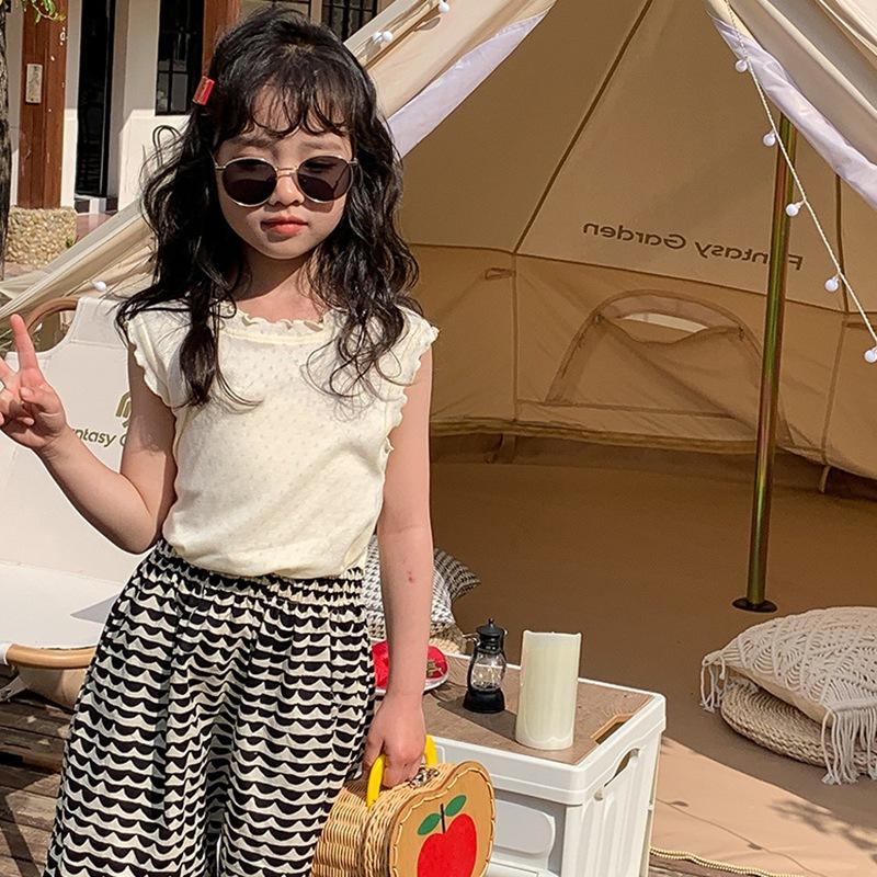 

Повседневная свежая крутая майка для маленьких девочек, детские однотонные топы без рукавов, милая маленькая нижняя рубашка 100