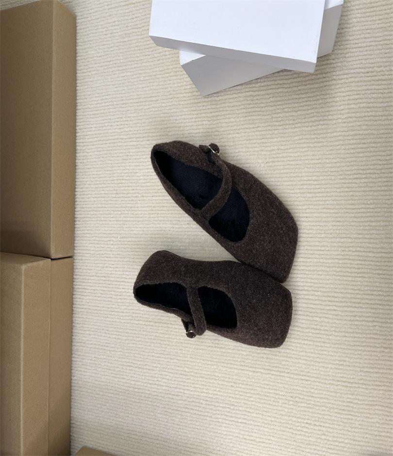 

Высококачественные пушистые туфли в зарубежном стиле для верхней женской одежды, новинка 2025 года на осень и зиму, французские ретро-темпераментные туфли Мэри Джейн на плоской подошве 40 темно-коричневого