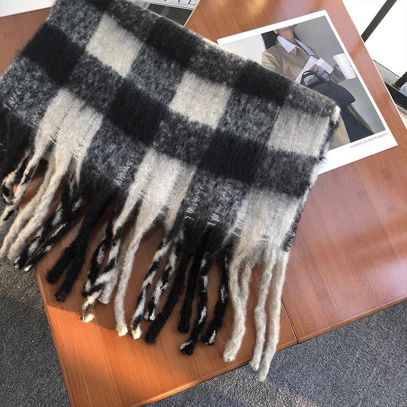 Yu Shuxin girls winter shawl advanced sense of warmth thickened scarf versatile blue plaid scarf