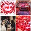 The Wedding Room Is Decorated With Simulated Rose Petals, The Proposal Is Arranged With Romantic Wedding Flowers, Creating A Romantic Atmosphere