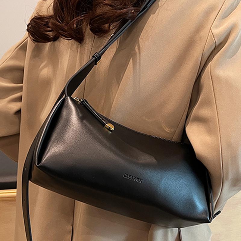 New simple Mori lightweight underarm pillow bag trendy women's bag small fresh shoulder messenger bag elegant shoulder bag