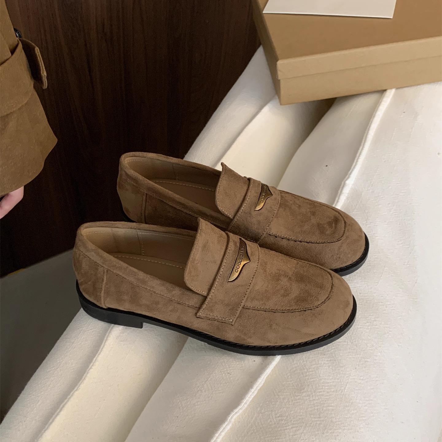 

2025 autumn new retro round head flat-bottomed loafers women s British style small leather shoes versatile one-pedal single shoes women 40