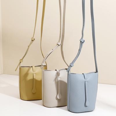 Borsa a tracolla piccola alla moda in morbida pelle Nuova versatile borsa a secchiello da donna Borsa per cellulare Borsa a tracolla per rossetto e chiavi
