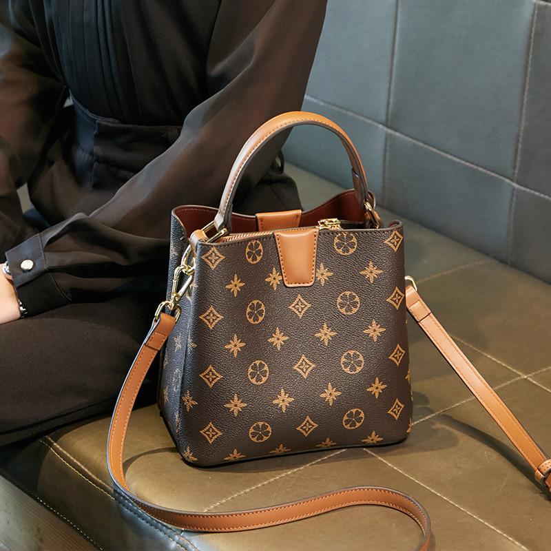 Women's Handbag New Korean Version Bucket Bag Diagonal Cross Bag This Year's Popular Bag