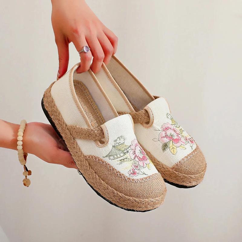 

Новая тканевая обувь повседневная обувь обувь для ленивых парусиновая обувь вышитая обувь одинарная обувь на одной педали 35