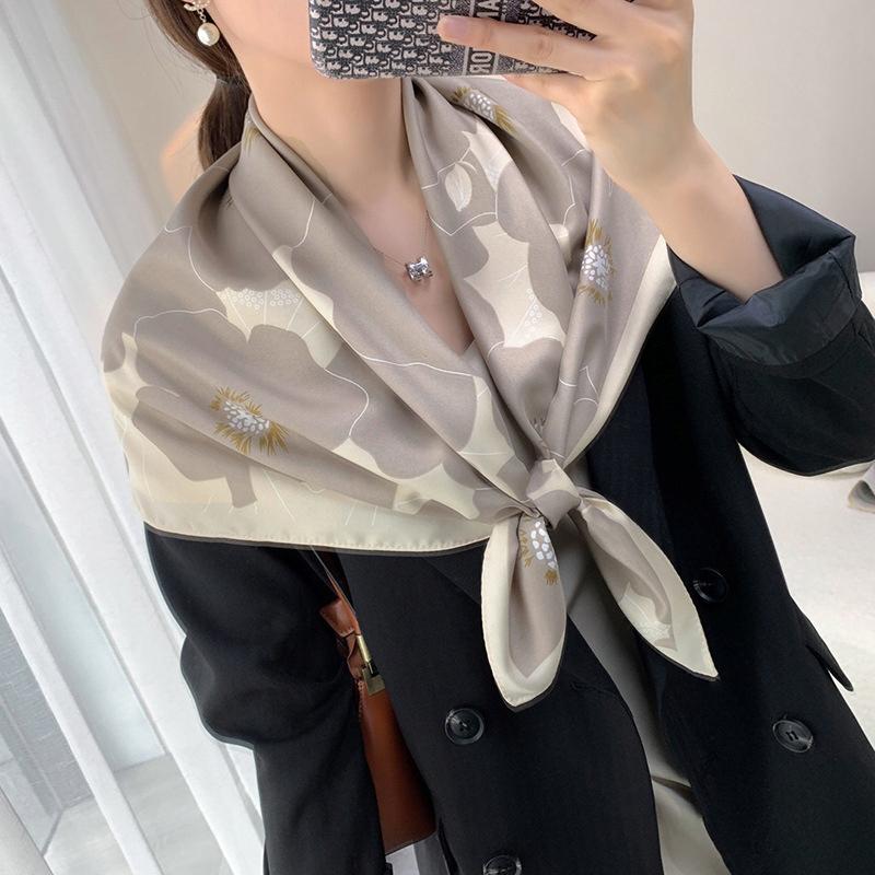 Scarf Women' printed scarf Silk-like scarf Gift scarf 70x70cm