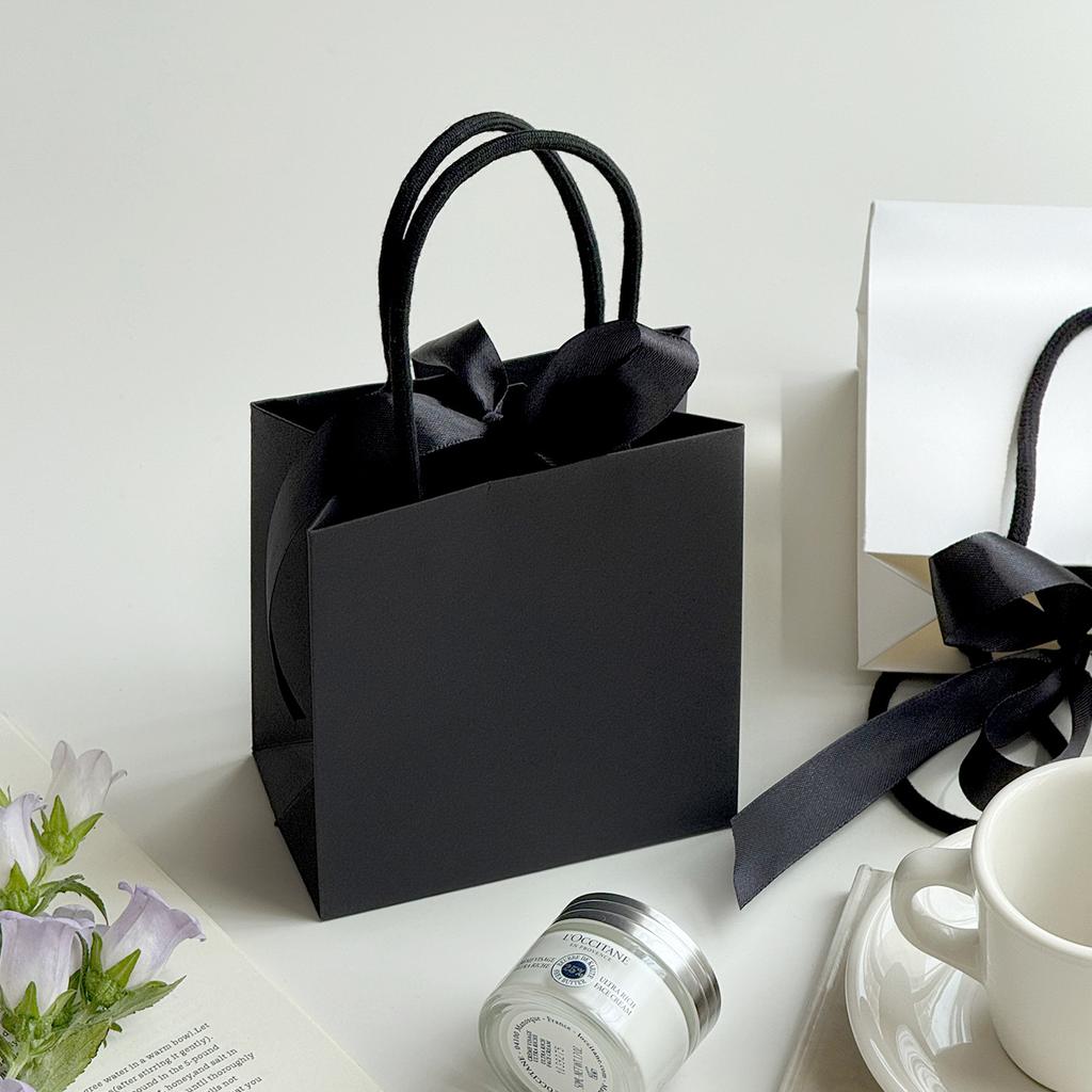 Small Business Accept Art Paper Material Luxury Gift Paper Bag Green Color Bows Handle Custom Paper Bag With Personal Logo Print