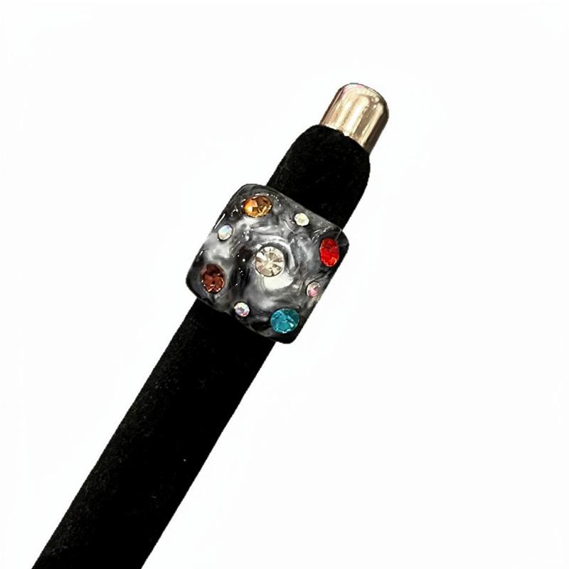 Korean Style High-End Rhinestone Resin Pleated Round Ring - Simple Index Finger Jewelry for Women