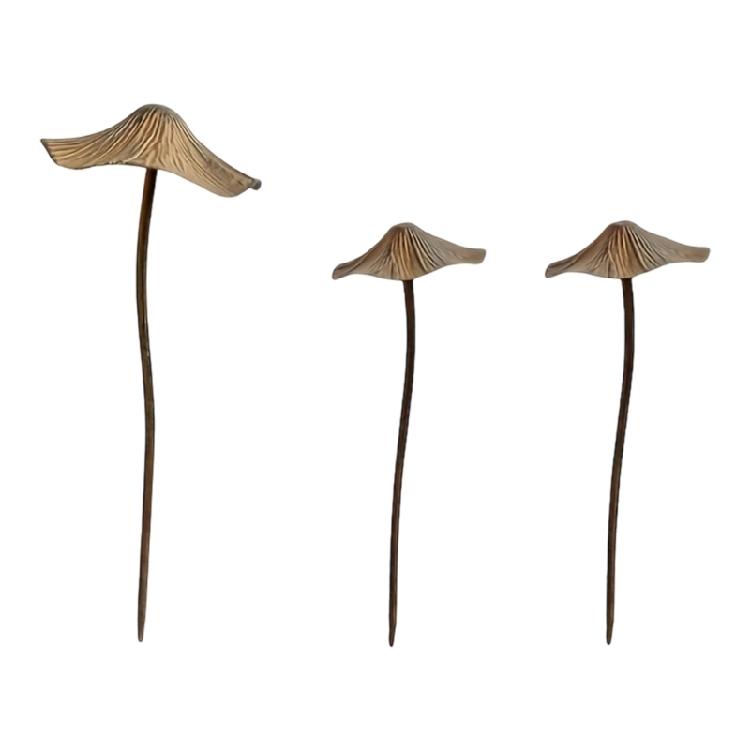 

Decorative Mushroom Sculpture for Indoor Outdoor Yard Plant Backyard Metal Garden Ornaments Waterproof Decoration 1