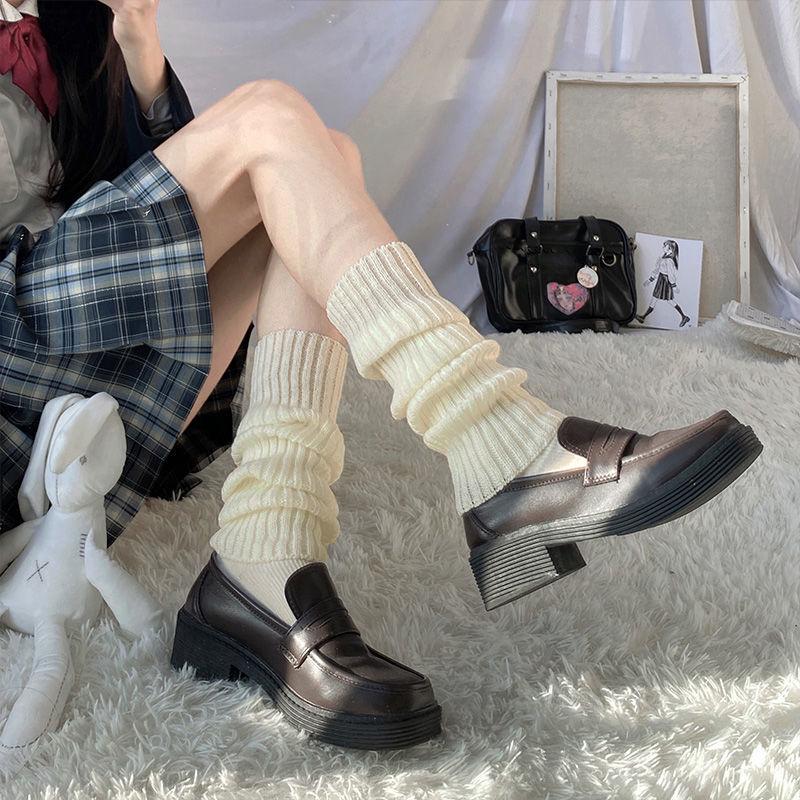 Herbst Winter Japanischer Stil Warme Mid-Calf Niedliche Spitzensocken Gestrickte Bommel Slouchy Wadenstulpen für Damen