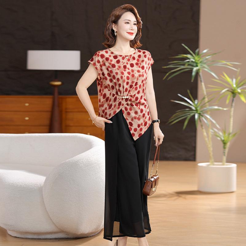 Summer Clothing Set 2026: Stylish Short-Sleeved Top & Fashionable Two-Piece for Young and Middle-Aged Women