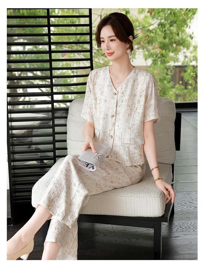 Women's Chinese Style Summer Two-Piece Set: Stylish Short Sleeve Top and Pants for Middle-Aged and Elderly