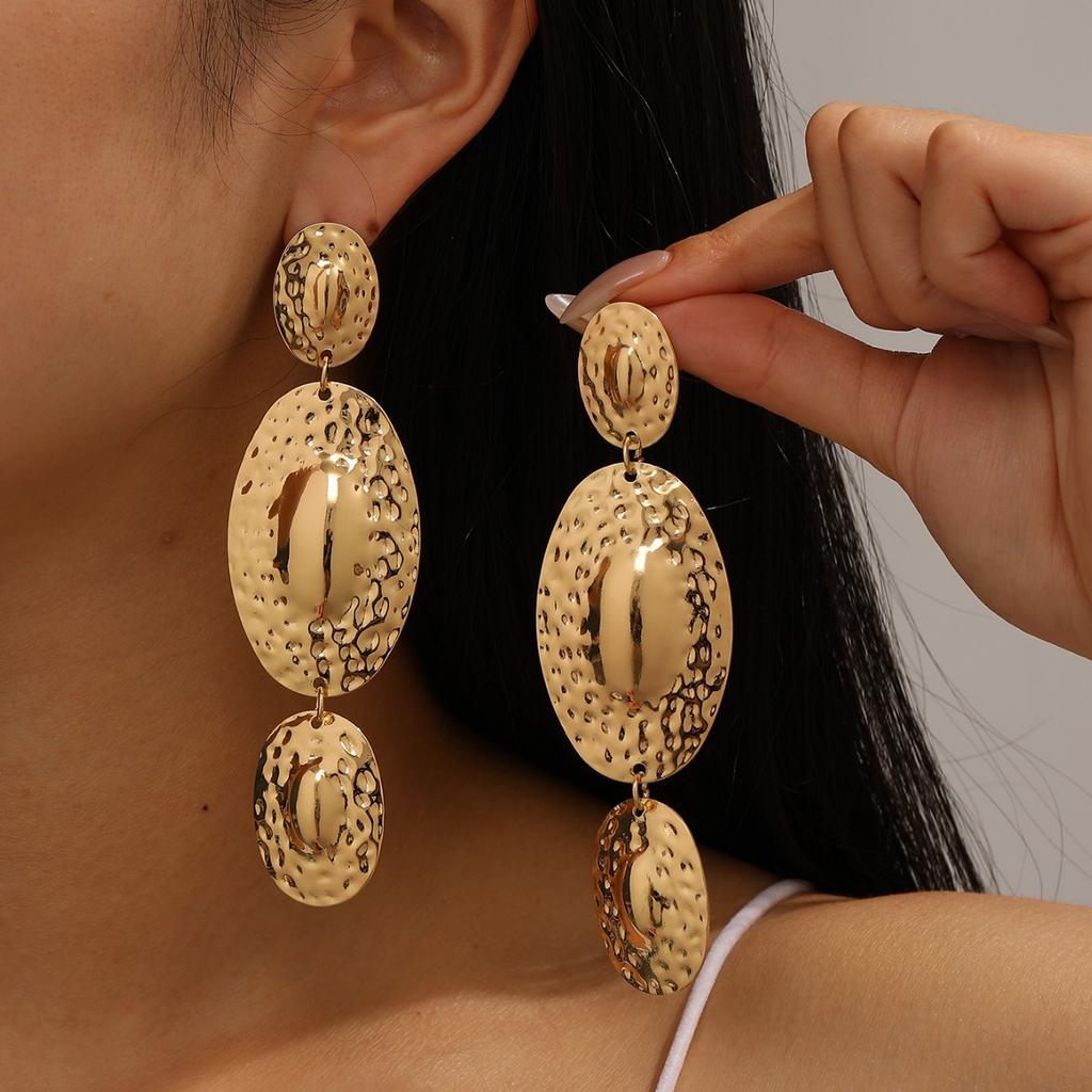 Medieval round flower fringed earrings European and American retro metal stud earrings temperament light luxury earrings women