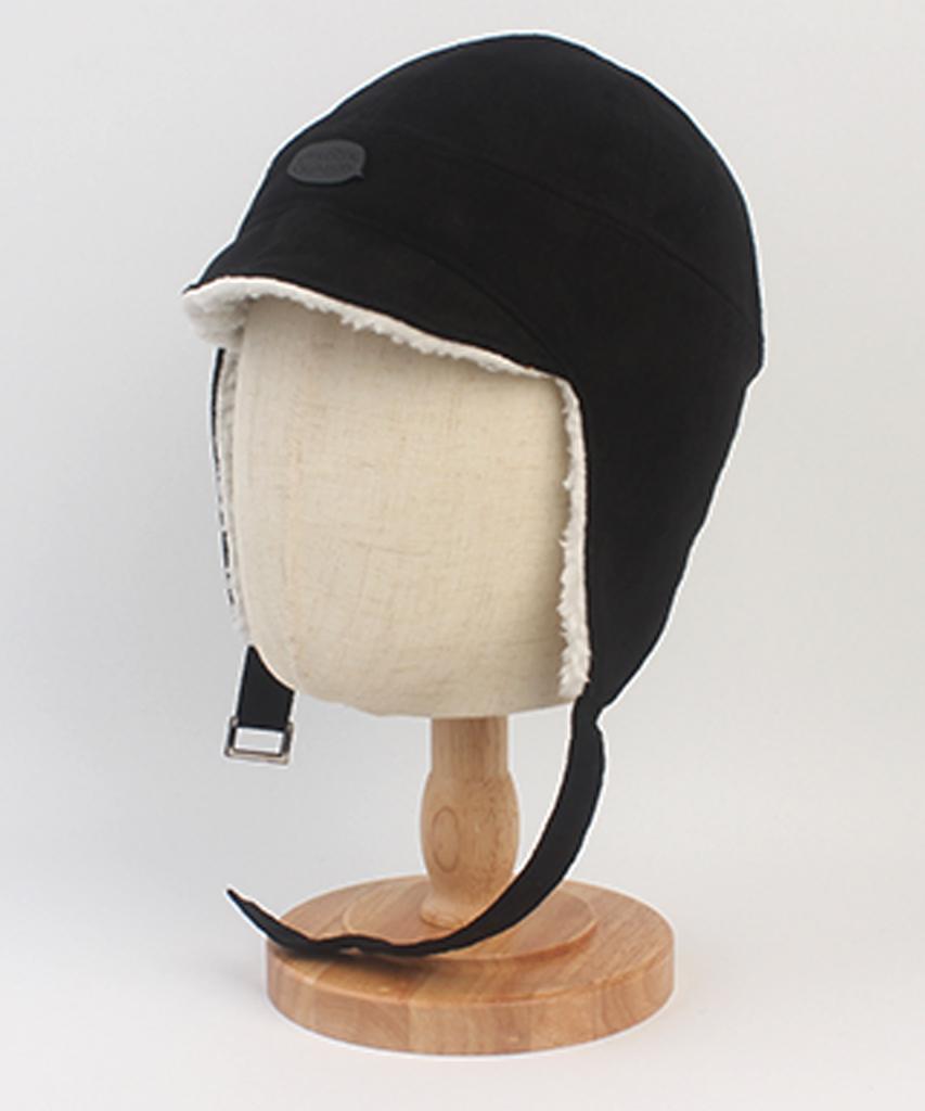 Yunibeosyeolkemiseuteuli Suade Black Earflap Cap