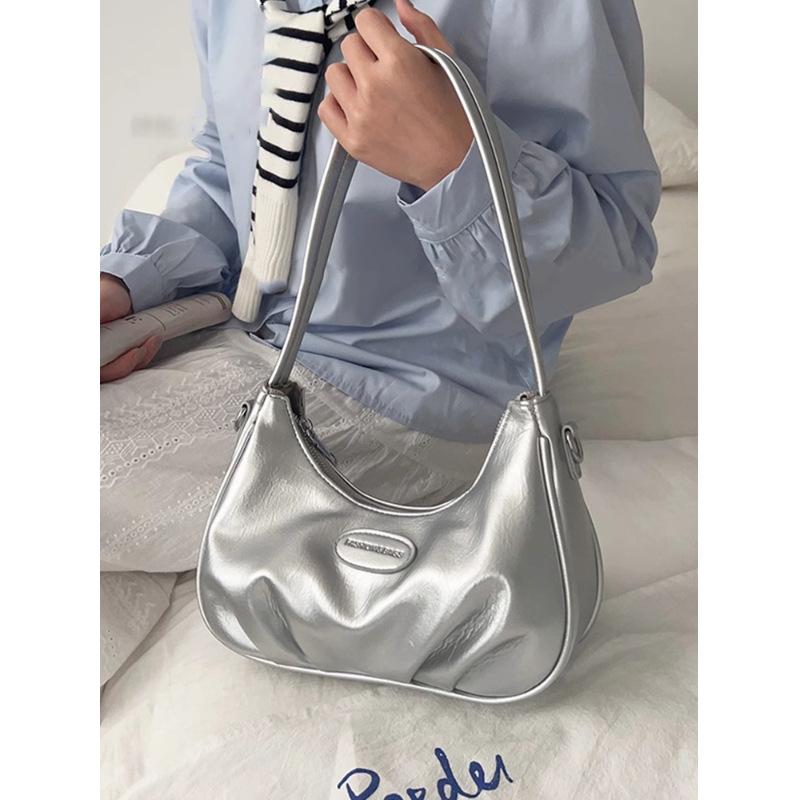 Niche Texture Underarm Bag Autumn and Winter Messenger Bag High-end Cloud Silver Crescent Bag Women's Shoulder Bag