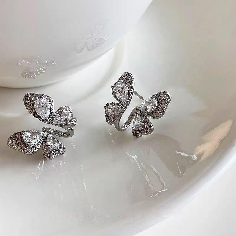 Boucles d'oreilles papillon en zircon de luxe uniques élégantes en strass brillantes pour femmes bijoux d'oreille charm tendance cadeaux