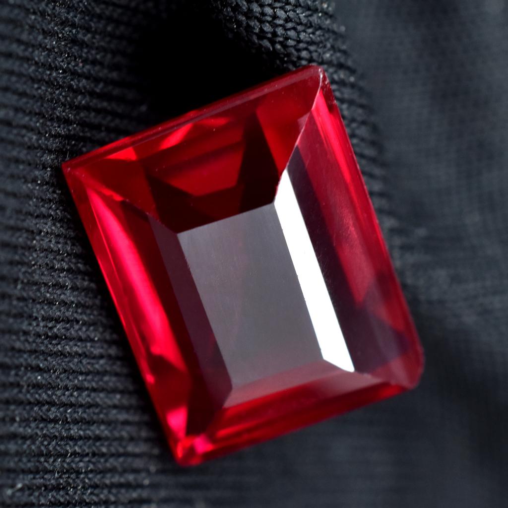 Stunning Quality Red Ruby CERTIFIED Loose Gemstone 9.15 Ct Natural Emerald Cut. AR-640