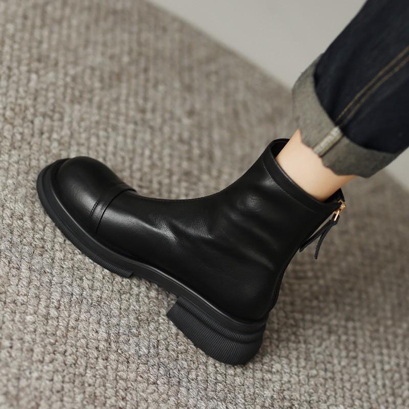 

French thick-soled round-head elastic women s autumn and winter flat-bottomed British style short boots, simple Martin boots 40