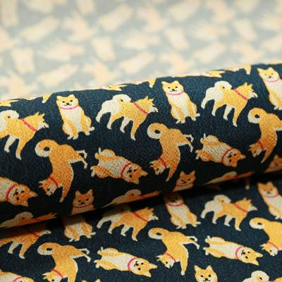 Inländischer Rayon-Krepp Tierisches Muster Yuzen-Stoff Japanisches Muster Handarbeit Krepp Bastelstoff Breite ca. 71cm Inu (Shiba Navy, 1m)