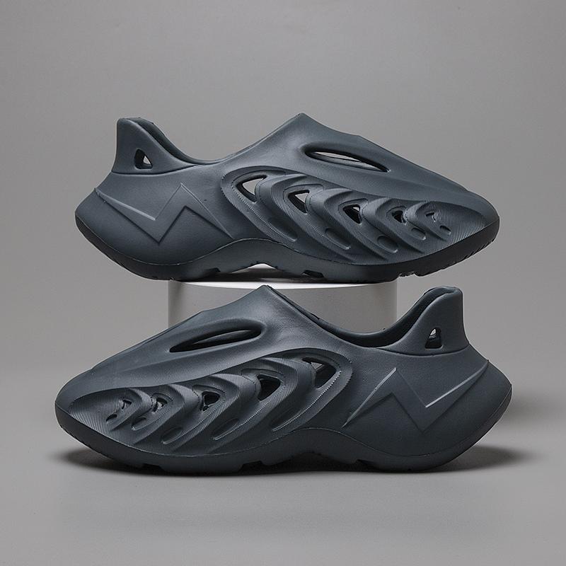 Mens Clogs Sandals With Hole Cave Slip On Designer Outdoor Beach Slippers Foam Running Summer Shoes for Men Medical Causal Male