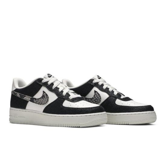 

Nike Air Force 1 Low LV8 GS Snakeskin 820438-111 EU 39 чорний/білий