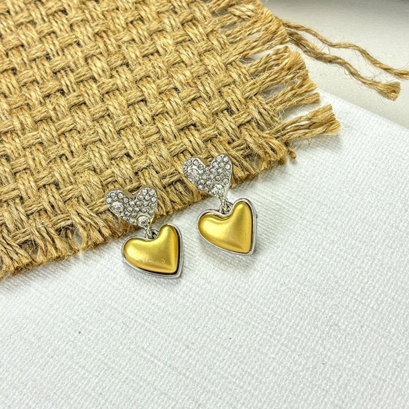 Golden Heart Earrings Ear Studs Alloy Texture Modern Ear Jewelry Fashion Ear Pins Suitable for Daily and Party Wear