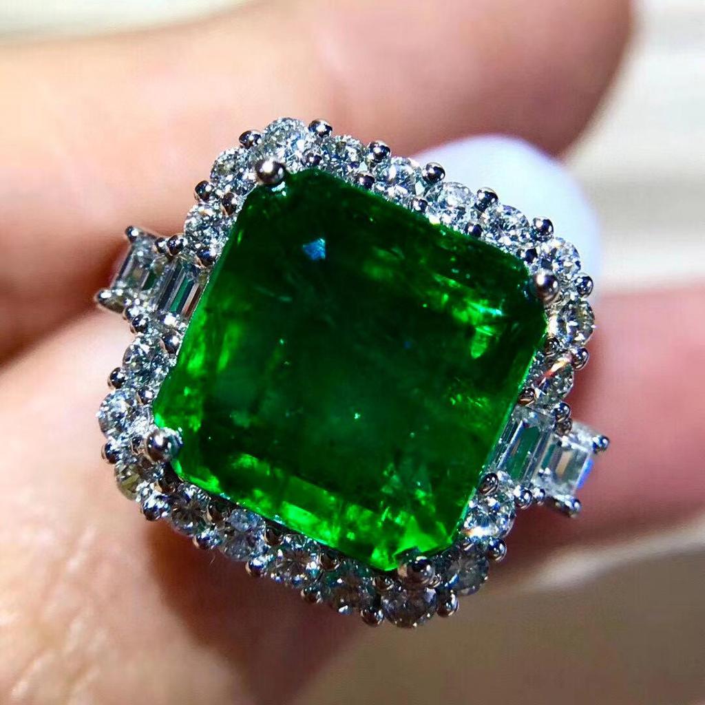 Elegante Anello Aperto da Donna con Smeraldo Sintetico e Zirconia con Banda Regolabile