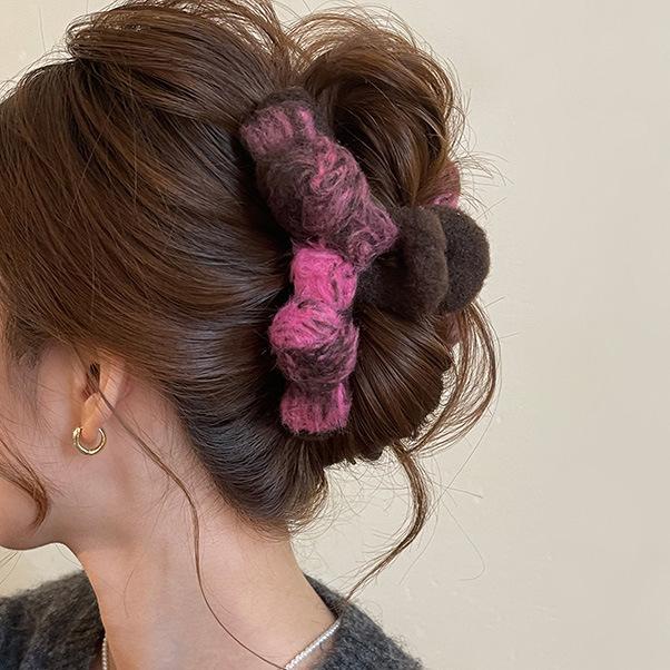 Retro Plush Clip, Bow Tie Women's High-end Temperament High Hair Volume Hair Accessory Clip At the Back of the Head