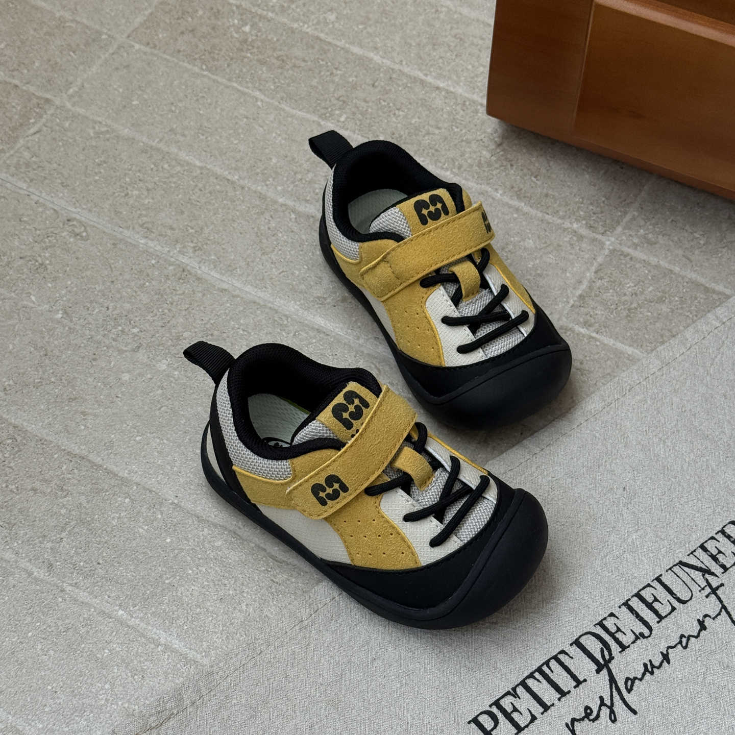 

XSHX children s mountain function steady shoes Velcro autumn new boys and girls steady heel non-slip Baotou Wenzhou classmate 24