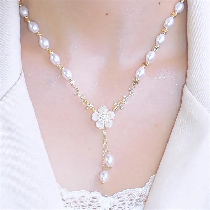 Elegant Gold Color Pearl Flowers Tassel Pendant Necklace For Women Exquisite Ladies Clavicle Chain Party Jewelry Birthday Gift