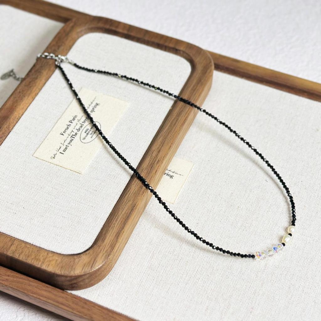 Elegant Titanium Steel Necklace with Black Spinel, Freshwater Pearls & Beads - Versatile & Simple Design