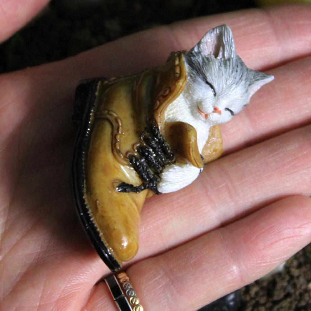 Garden Resin Statue Mini Cat in A Boot Cute Figurine Kitten Ornament Fairy Decor