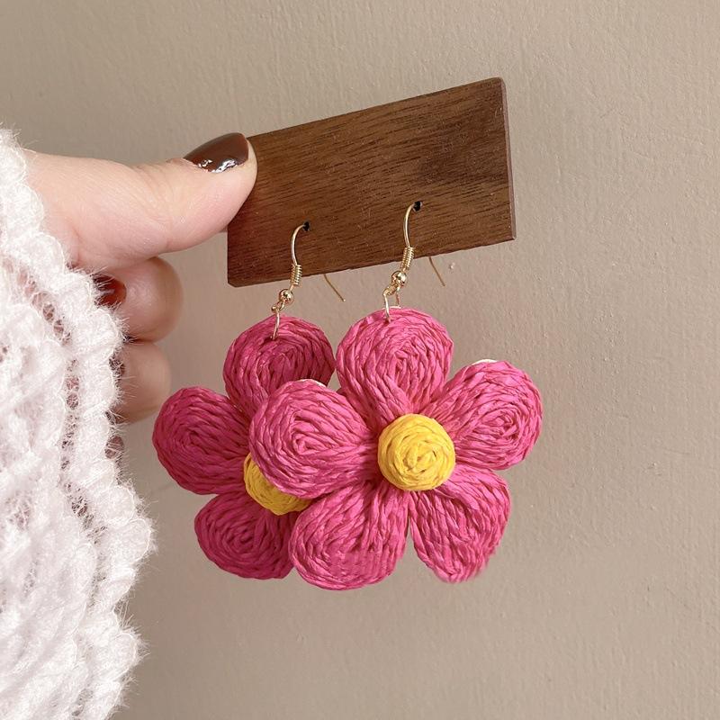 Handmade Woven Raffia Straw Sun Flower Drop Earrings for Women Rattan Floral Hanging Colorful Earrings Summer Beach Jewelry