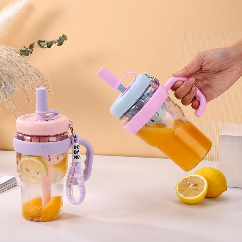 Water bottle fashionable plastic cup summer office with handle coffee cup outdoor portable student with rope straw accompanying cup