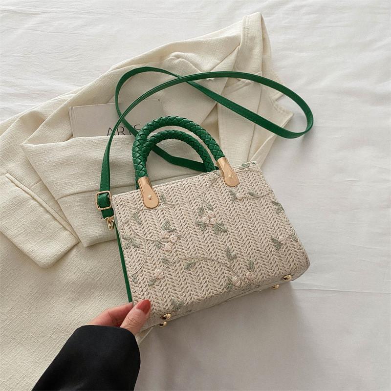 Stylish 2024 Woven Handbag Trendy Casual Shoulder Tote Bag For Everyday Use