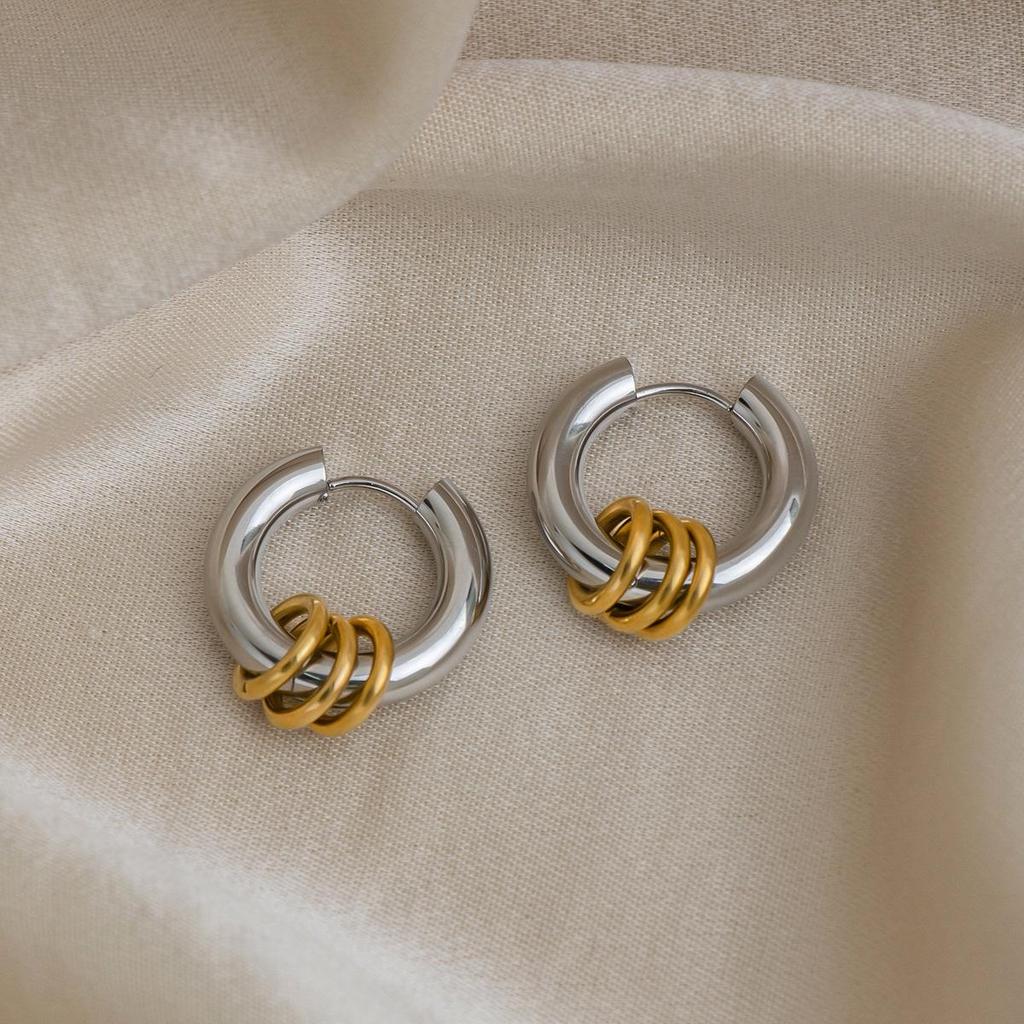 Yiyi Europe Minimalist Two-Tone 18K Gold Stainless Steel Hoop Pendant Earrings for Women