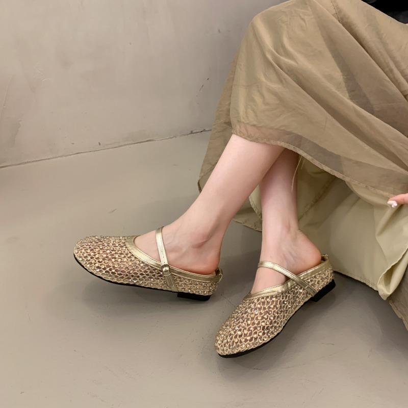 Women Slippers 2026 Crystal Cover Toe Mules Slippers Outdoor Luxury Women Shoes Hollow Out Slingback Flat Sandals Slides Women