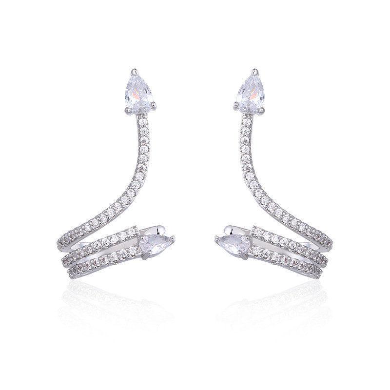 Fashion Originality Metal Elegant Ear Cuff Crystal Clip for Stud Women Pierced Small Ear Wrap Bone Ear Clips Star Type Jewelry