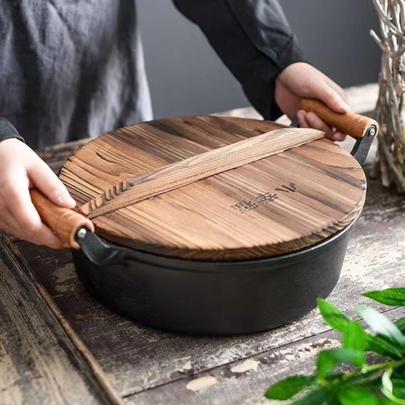 UOSU Deep Cast Iron Frying Pan with Beechwood Handle and Glass Lid