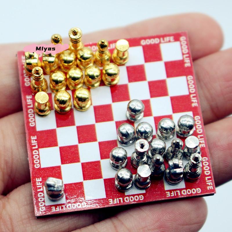 1/12 Scale Magnetic Mini Chess Board Game Red Table Model Scene Decoration for Dollhouse Simulated Accessories