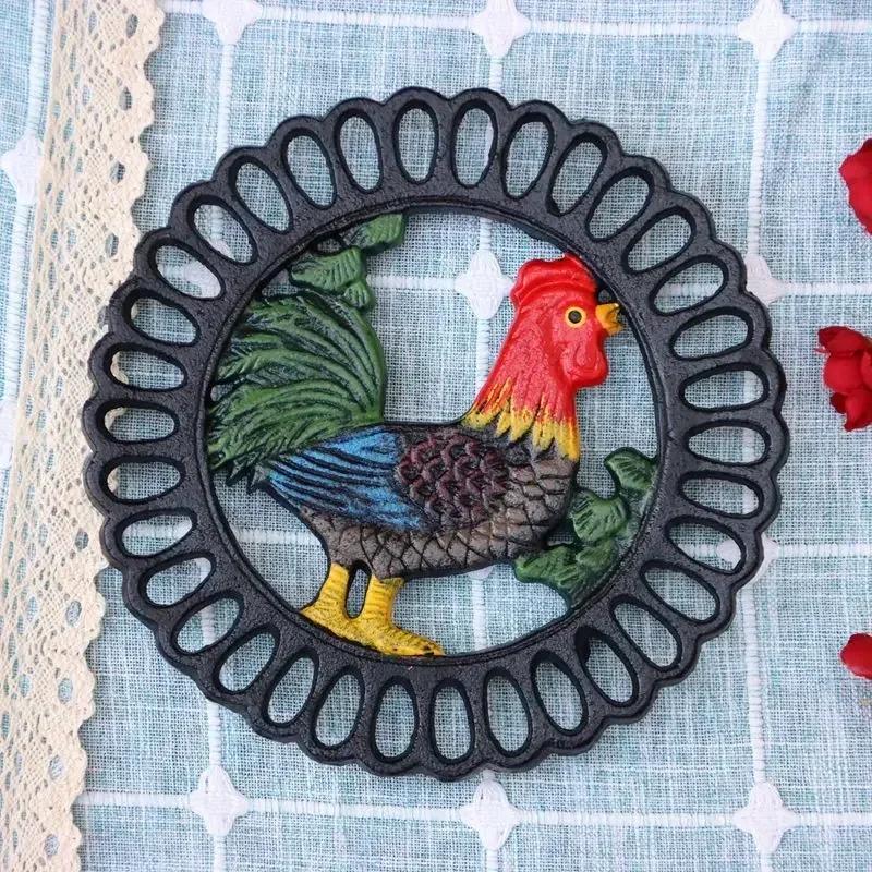 Cadre Isolant Rooster Rétro Peint en Fonte Tasses Casseroles Bols Assiettes Tapis de Repas Ronds Décoration de Cuisine Maison Ornements Artisanaux