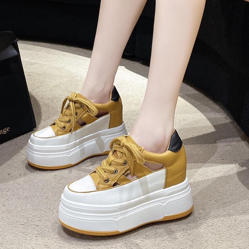 Módní dámské 9CM kožené sandály na platformě s klínkem, duté dámské bílé nazouváky, ležérní robustní tenisky, dámské letní pantofle s kamínky