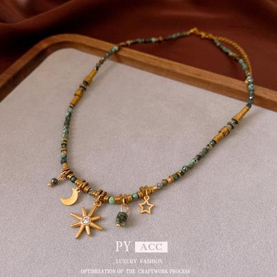Collier rétro ethnique en acier titane avec diamants, étoile et lune perlés