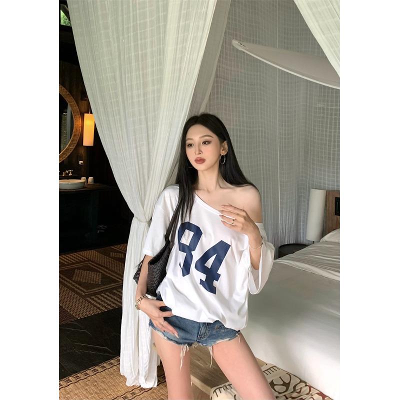 2025 Sommer Dame Chic Off-the-Shoulder Kortermet T-skjorte - Amerikansk Stil, Allsidig og Trendy