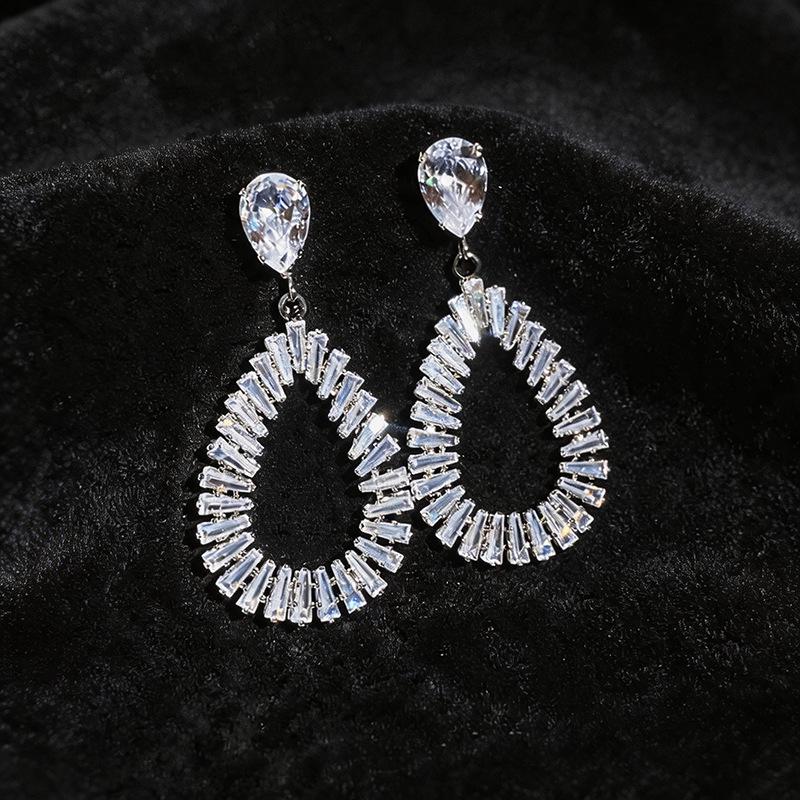 Elegant European & American Zircon Water Drop Pendant Earrings - Luxurious, Exquisite, Fashionable Jewelry for Women