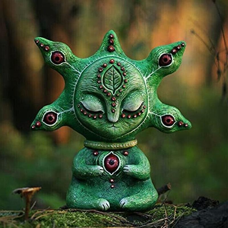 New Creatures Fantasy World Resin Statue Home Decor Handmake Three-Eyed Alien Garden Ornaments Decoration Figurine Artifact Gift