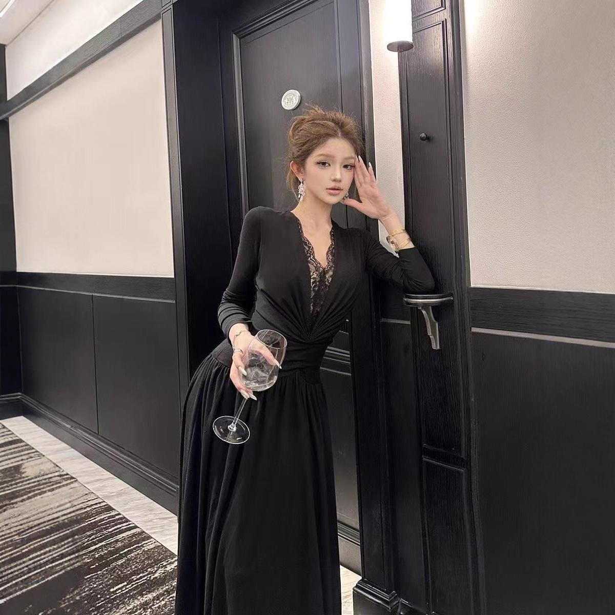 

French retro lace splicing V-neck long-sleeved dress women s autumn and winter new sexy and thin hip skirt S чёрный